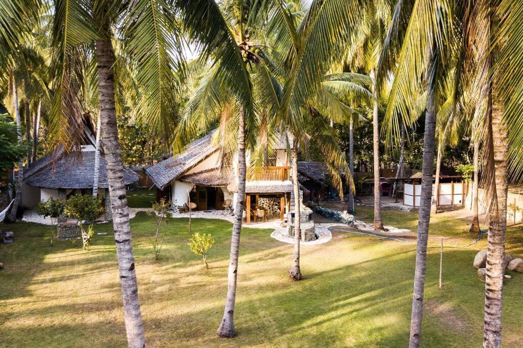 Beach-Front Sumbawa Surf House Lemonga Экстерьер фото