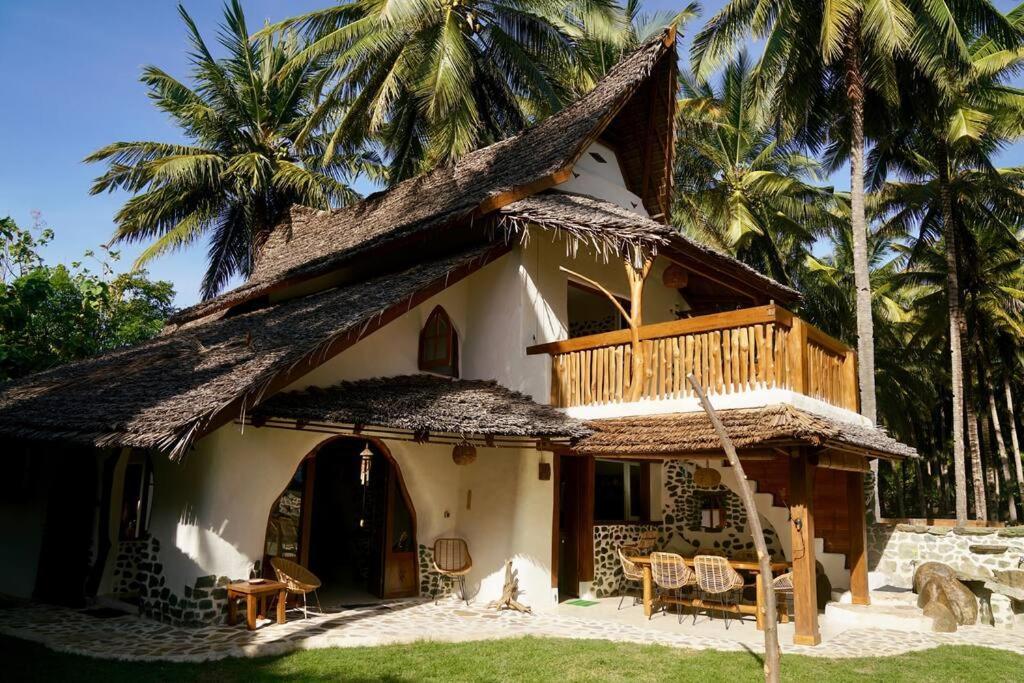 Beach-Front Sumbawa Surf House Lemonga Экстерьер фото