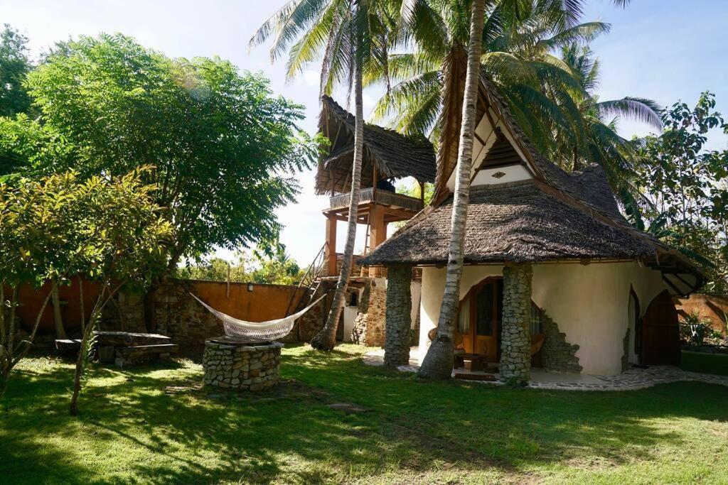 Beach-Front Sumbawa Surf House Lemonga Экстерьер фото